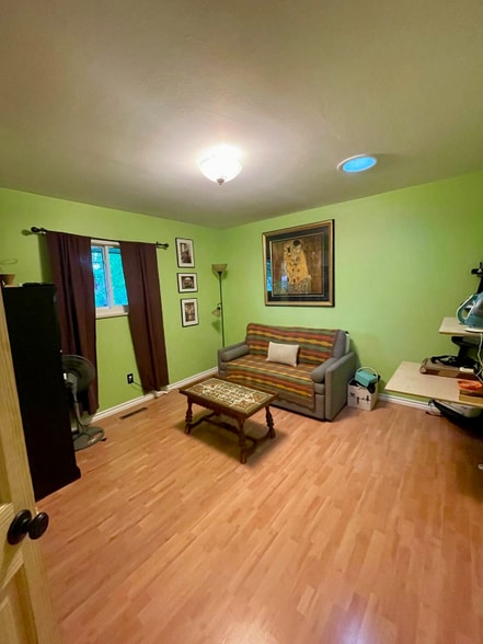 Building Photo - 932 Teal Dr