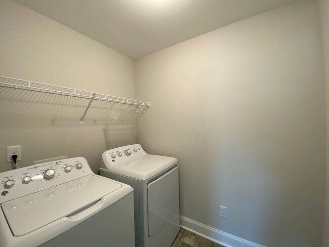 Building Photo - 6260 Kershaw Mdws Rd