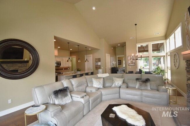 Building Photo - 1193 E Lone Shore Dr