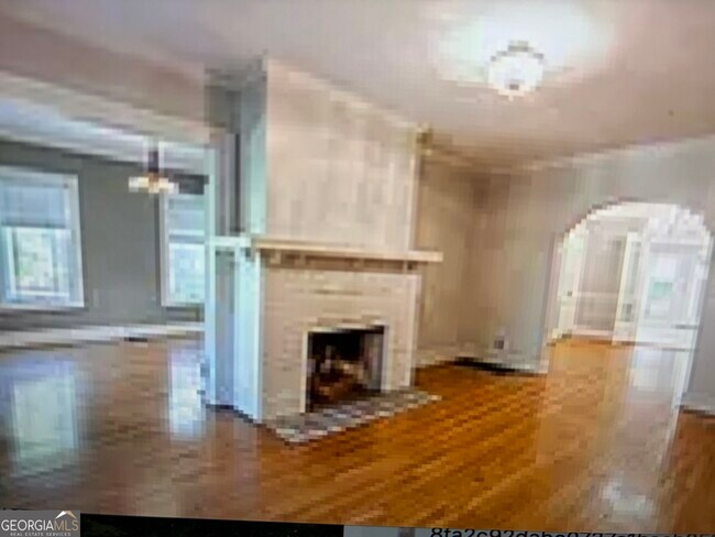 Building Photo - 707 Cumberland Rd NE