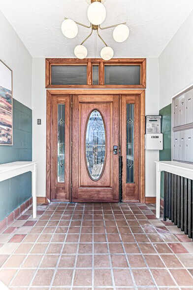 Building Photo - 1666 Detroit St