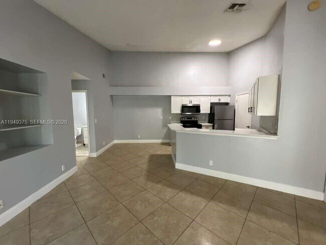 Building Photo - 9999 Summerbreeze Dr