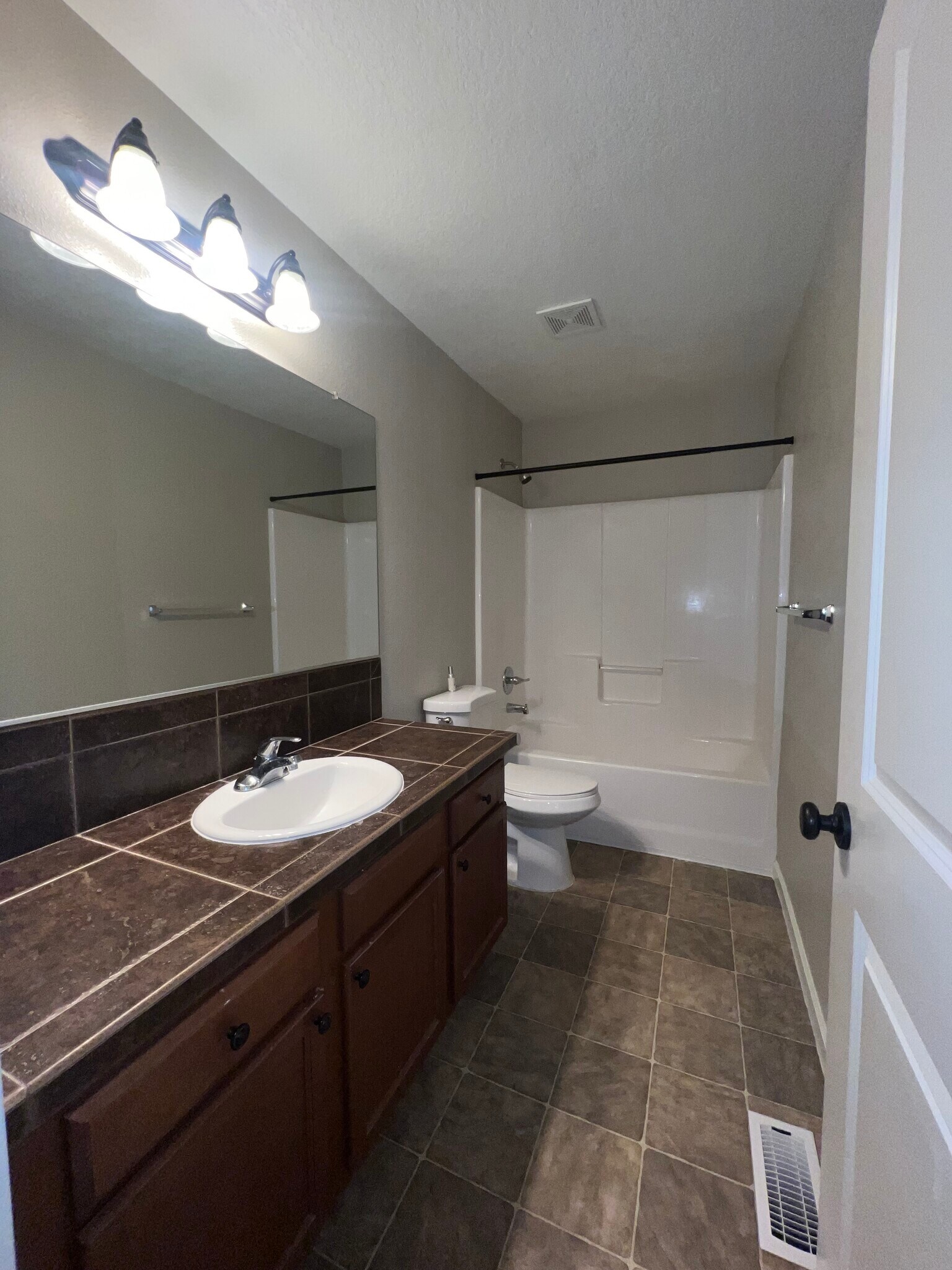 Building Photo - 1235 SW 10th Way