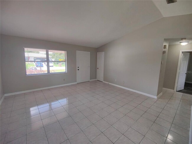 Building Photo - 759 Maderia Ct