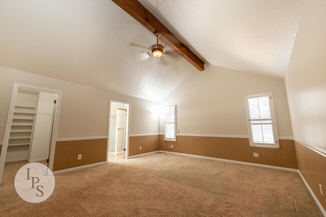 Building Photo - Woodward Park Home, 3BR/2BA, Pool, Spa, Gr...