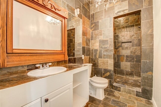 Building Photo - 5311 Palmetto St