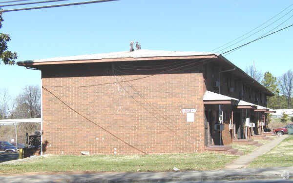 Building Photo - 1999 Martin Luther King Jr Dr SW
