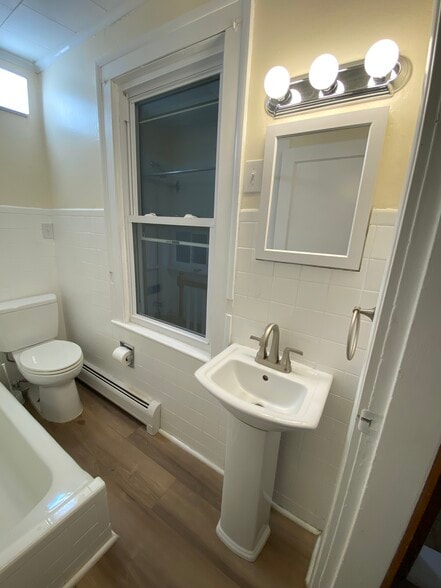 Building Photo - 99 Lyons St