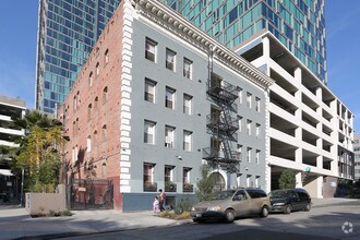 Building Photo - Shatto Place