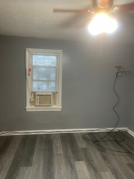 Building Photo - 12417 Watterson Ave