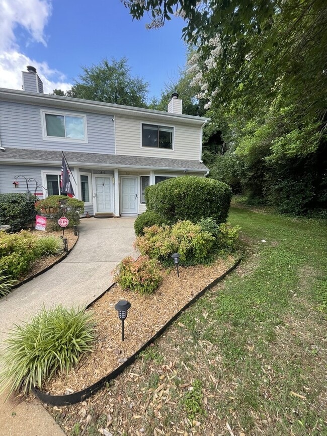 Primary Photo - 5851 Shady Grove Cir