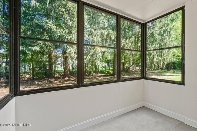 Building Photo - 60 Amberly Dr