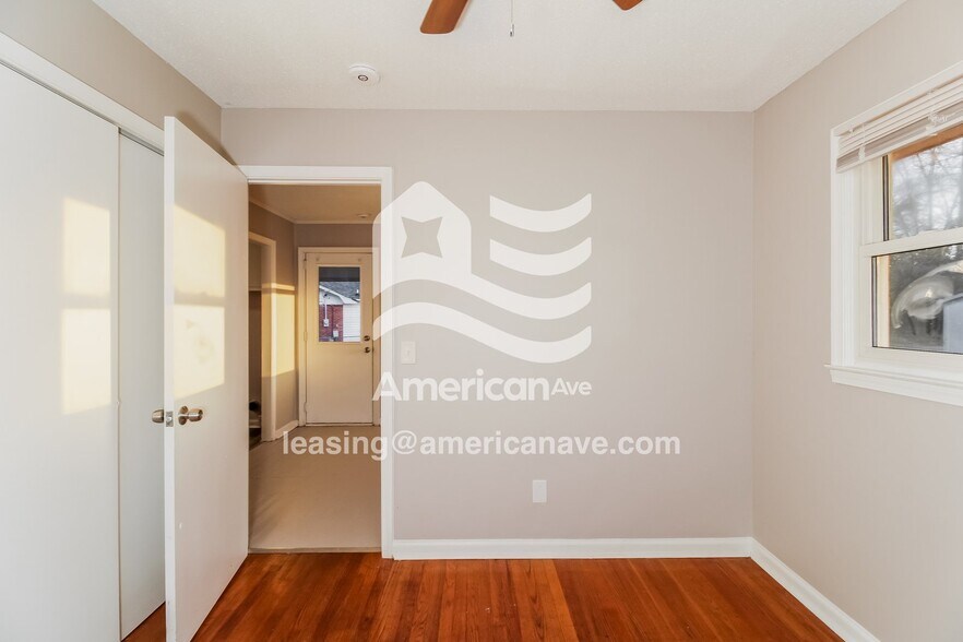 Building Photo - 2425 Hunt Club Rd