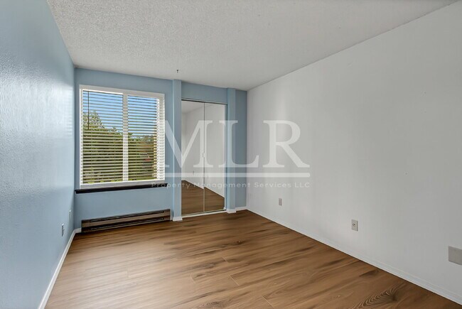 Building Photo - 8619 Zircon Dr SW