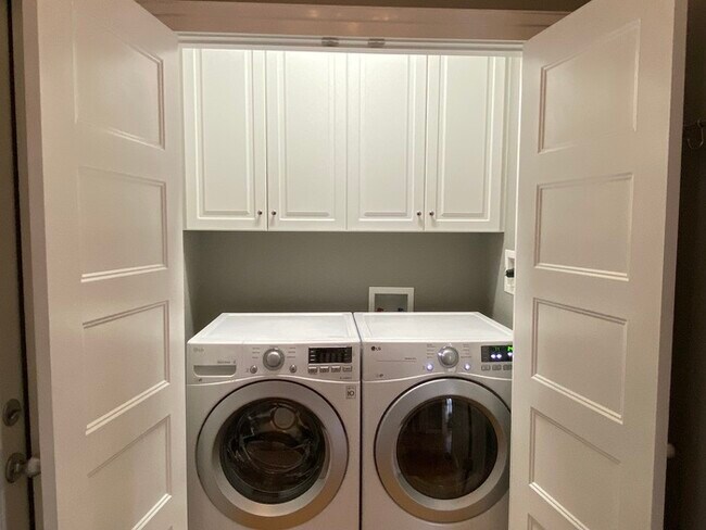 Building Photo - 906 Culpepper Ln