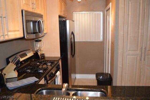 Building Photo - 210 E Flamingo Rd