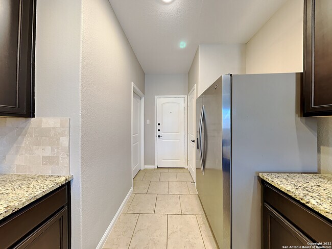 Building Photo - 7715 Watersedge Cove