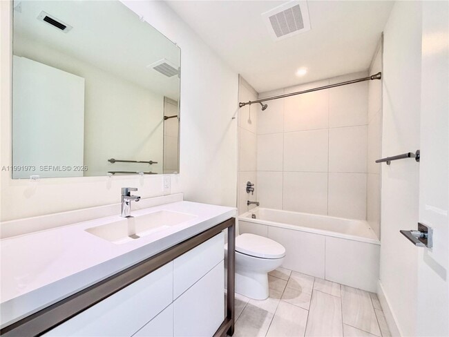 Building Photo - 2000 Metropica Wy