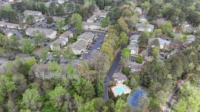 Building Photo - 6820 Glenridge Dr