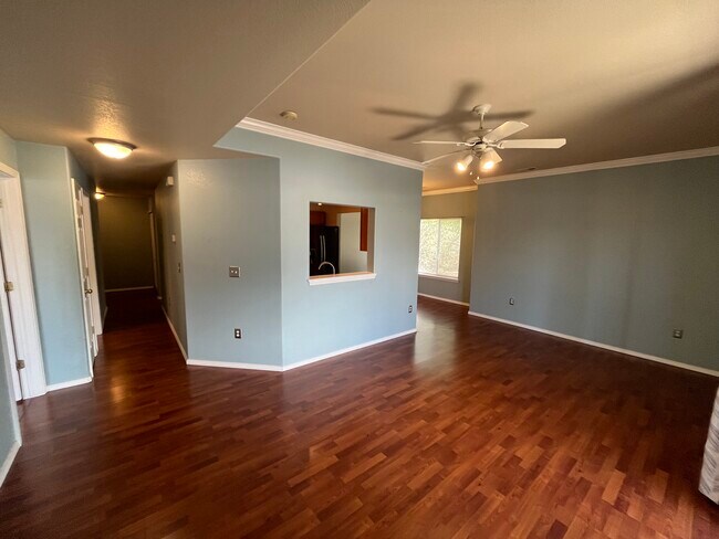Building Photo - 3040 Mandalay Grv