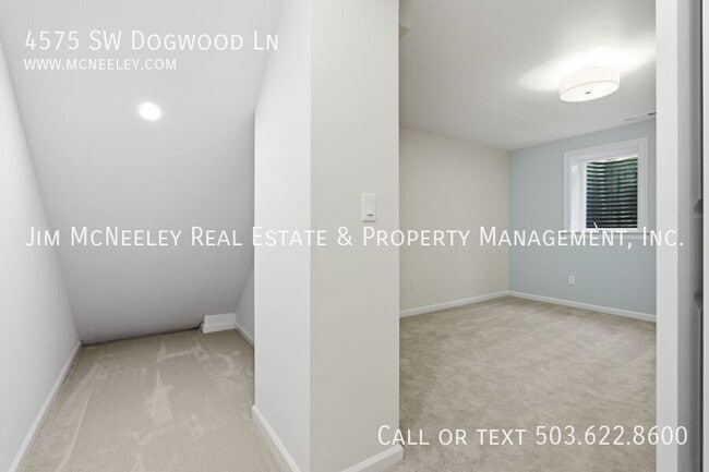 Building Photo - 4575 SW Dogwood Ln