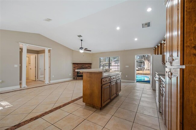 Building Photo - 1503 Lund Ave