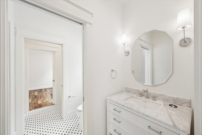 Building Photo - 1514 31st St