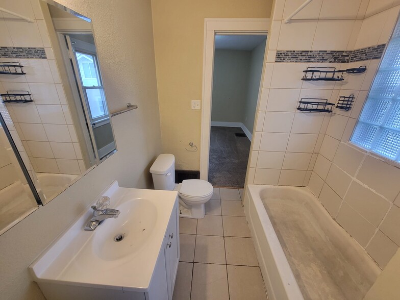 Bathroom - 1625 J Ave NE