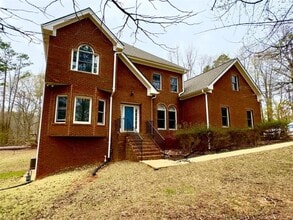 Building Photo - 219 Deerhill Dr