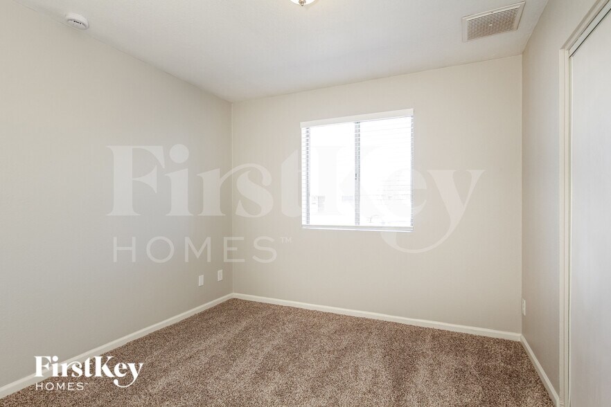 Building Photo - 8707 N 41st Ave