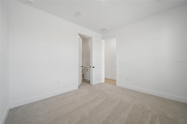 Building Photo - 15219 Hamlin Pk Dr
