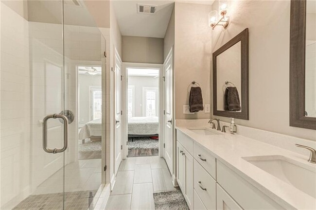 Building Photo - 4321 Parkside Pl