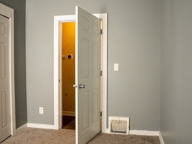 Building Photo - 4224 Patrick Ave