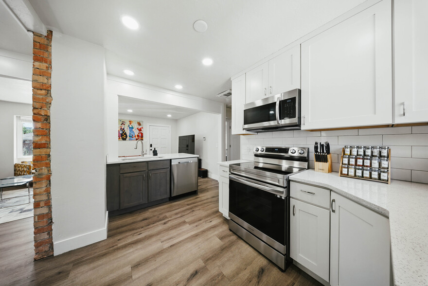 APT A - 259 E Herbert Ave