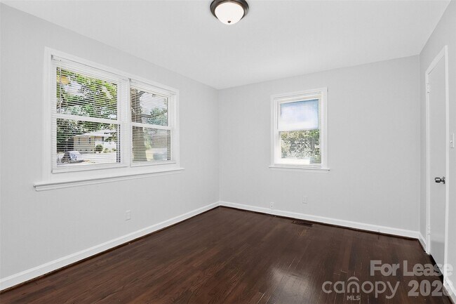 Building Photo - 4914 Unaka Ave