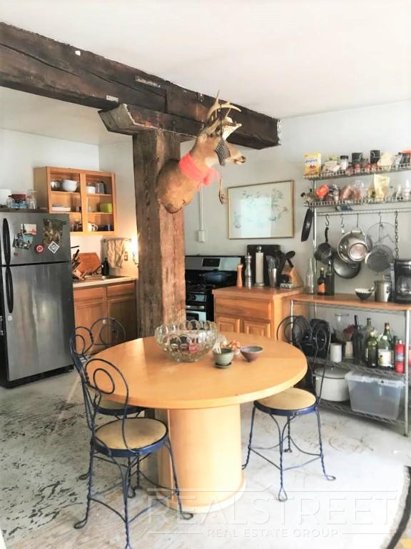 Building Photo - Spacious 2 Bed LOFT in Williamsburg!
