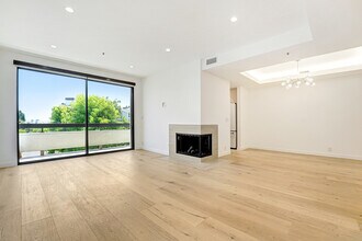 Building Photo - 2112 Century Park Ln