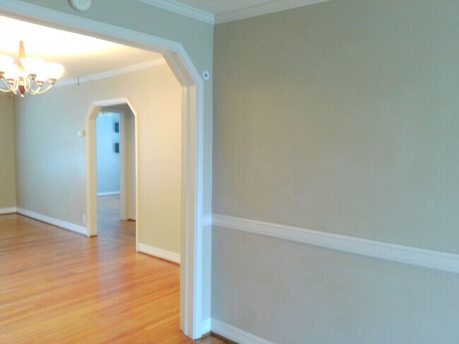 Building Photo - 3425 Monterrey St