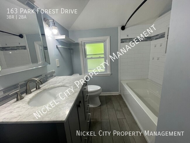 Building Photo - 163 Park Forest Dr