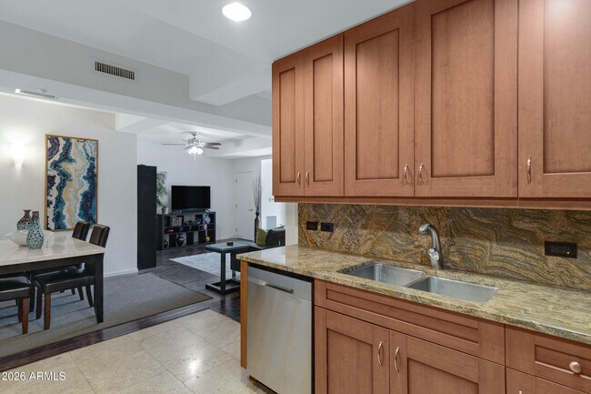 Building Photo - 7161 E Rancho Vista Dr