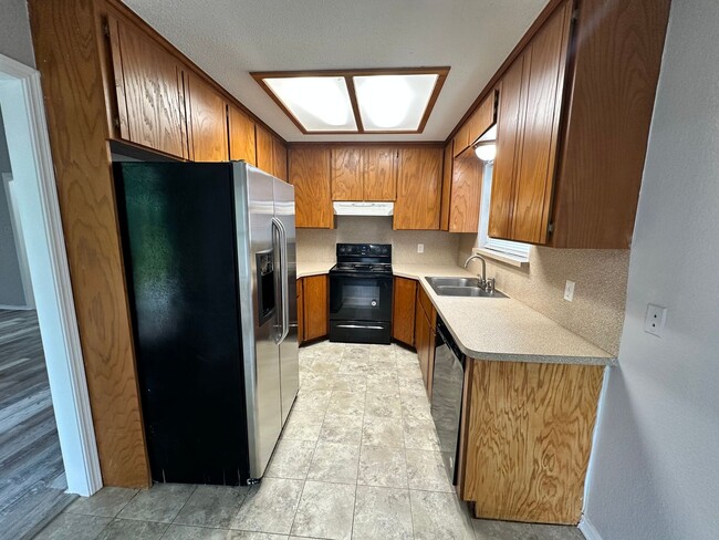 Building Photo - 3bed/2bath Home Available in Norman!