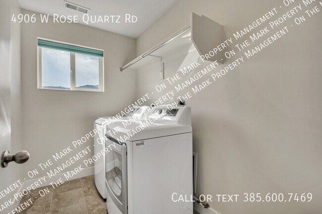 Building Photo - 4906 W Rose Quartz