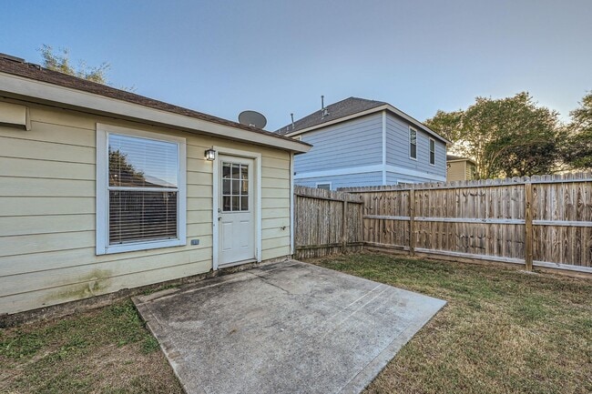 Building Photo - 6602 Fairbrook Park Ln