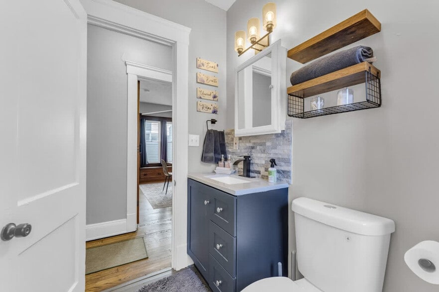 Building Photo - 2638 E 126th St