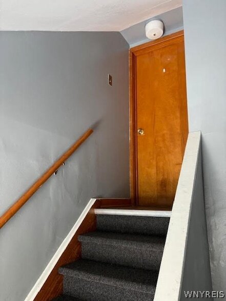 Building Photo - 1997 Hertel Ave