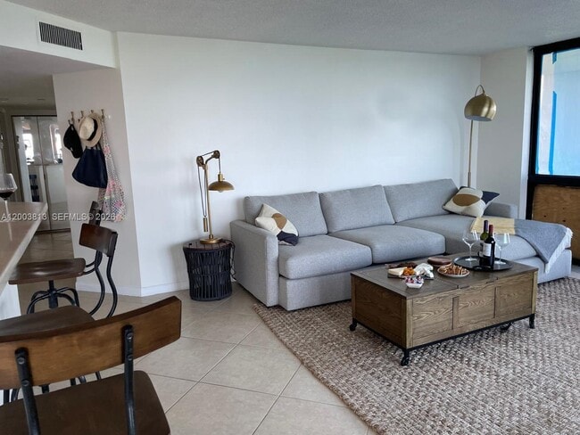 Building Photo - 2800 N Hwy A1A