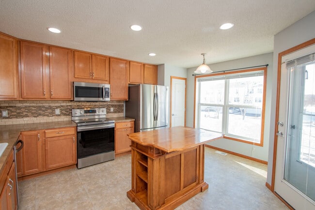 Building Photo - 15119 Fanning Dr N