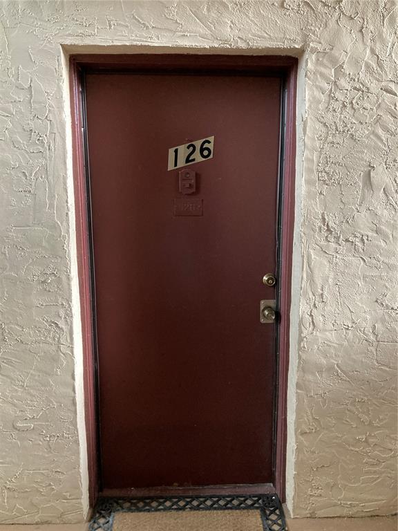 Primary Photo - 3840 N Lake Dr