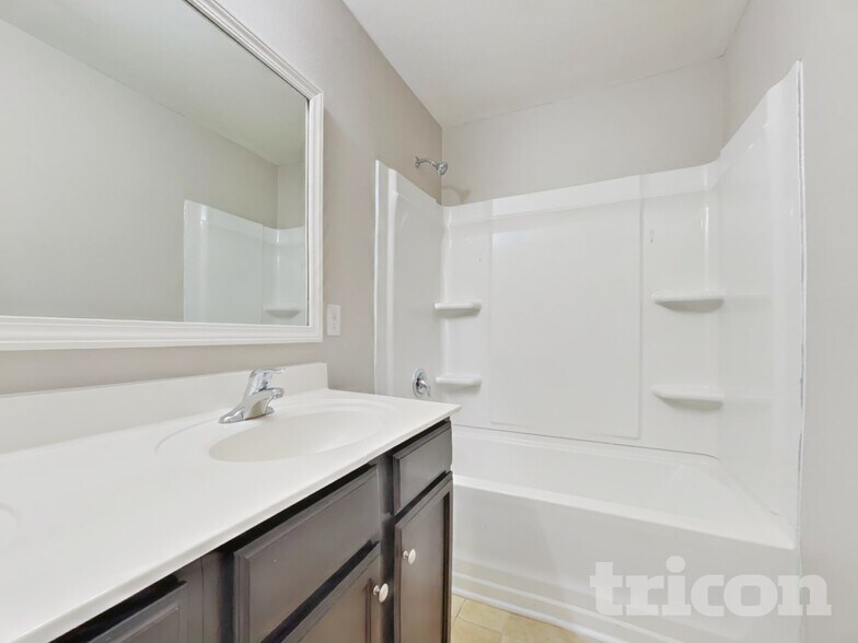 Building Photo - 42 Folkstone Ct