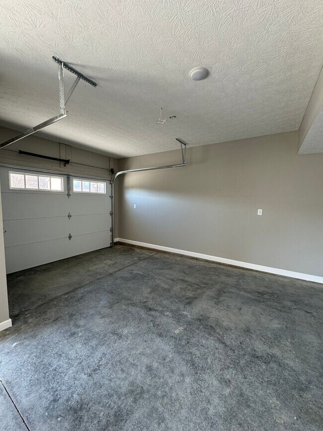 Building Photo - 4 Bedroom Single Family Home - WEST LAFAYETTE